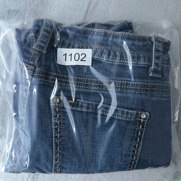 Lee Jeans Vintage 1889 Womens Straight Leg Mid Rise Fit Blue Size 8 Medium - Picture 10 of 10